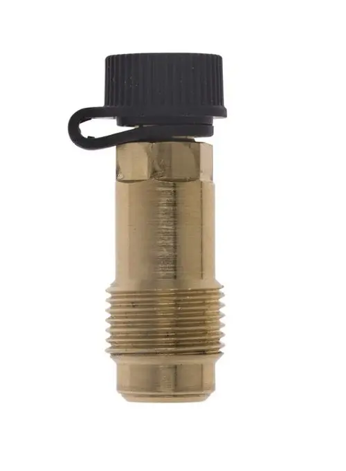Messadapter aus Messing mit schwarzem Schutzdeckel, eingesetzt in Heizungs- oder Sanitäranlagen. Geeignet für Anwendungen von IMI Hydronic Engineering.